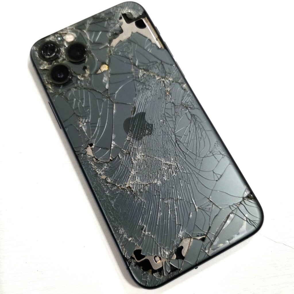 iPhone11Pro 背面パネル