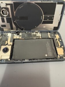 iPhone 14 バッテリー交換