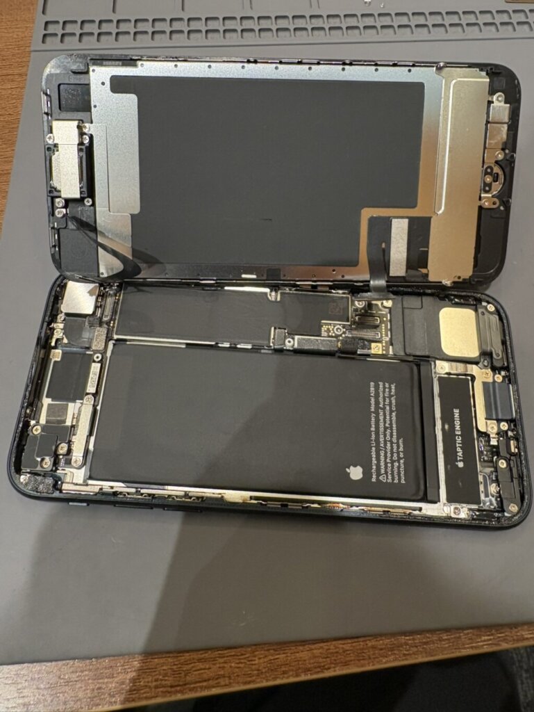 iPhone SE（第3世代） フロントパネル交換