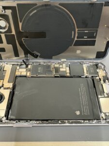 iPhone 14 バッテリー交換
