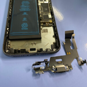iPhone11充電コネクター不良 ドック修理| 武蔵村山市三ツ木|  充電出来ないお客様はご相談ください‼︎