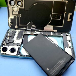 【iPhone16 バッテリー交換】朝充電しても夕方まで持たない症状を改善！｜高崎市中居町