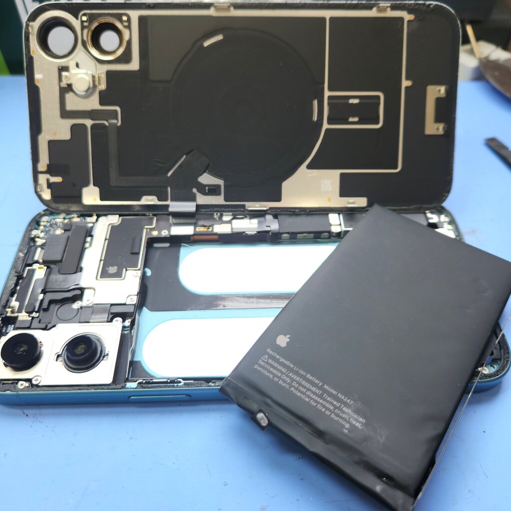 【iPhone16 Plus バッテリー交換】充電の減りが気になる症状を約20分で改善！｜渋川市石原