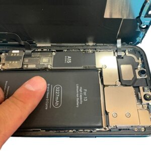 起動不良/バッテリー交換/基板修理【iPhone13】