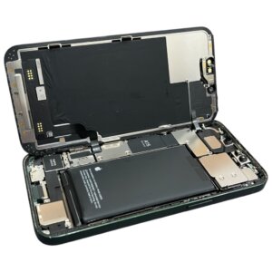 iPhone 13 バッテリー交換｜電池の減りが早い症状を改善