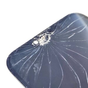 iPhone 13 フロントパネル交換修理