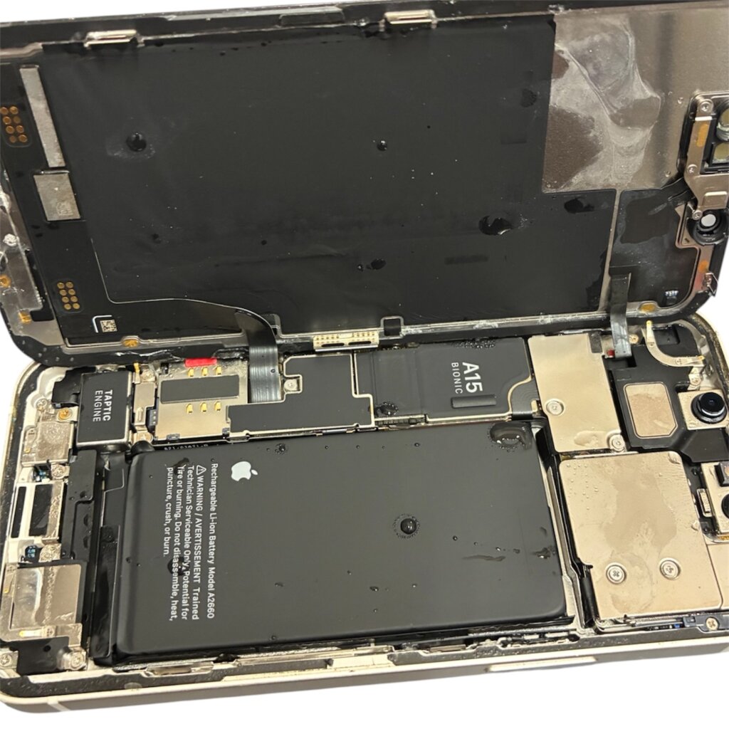 iPhone13 miniの水没修理（データ復旧）