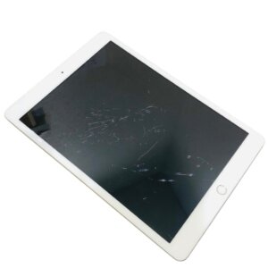 iPad8（第8世代）　フロントパネル交換