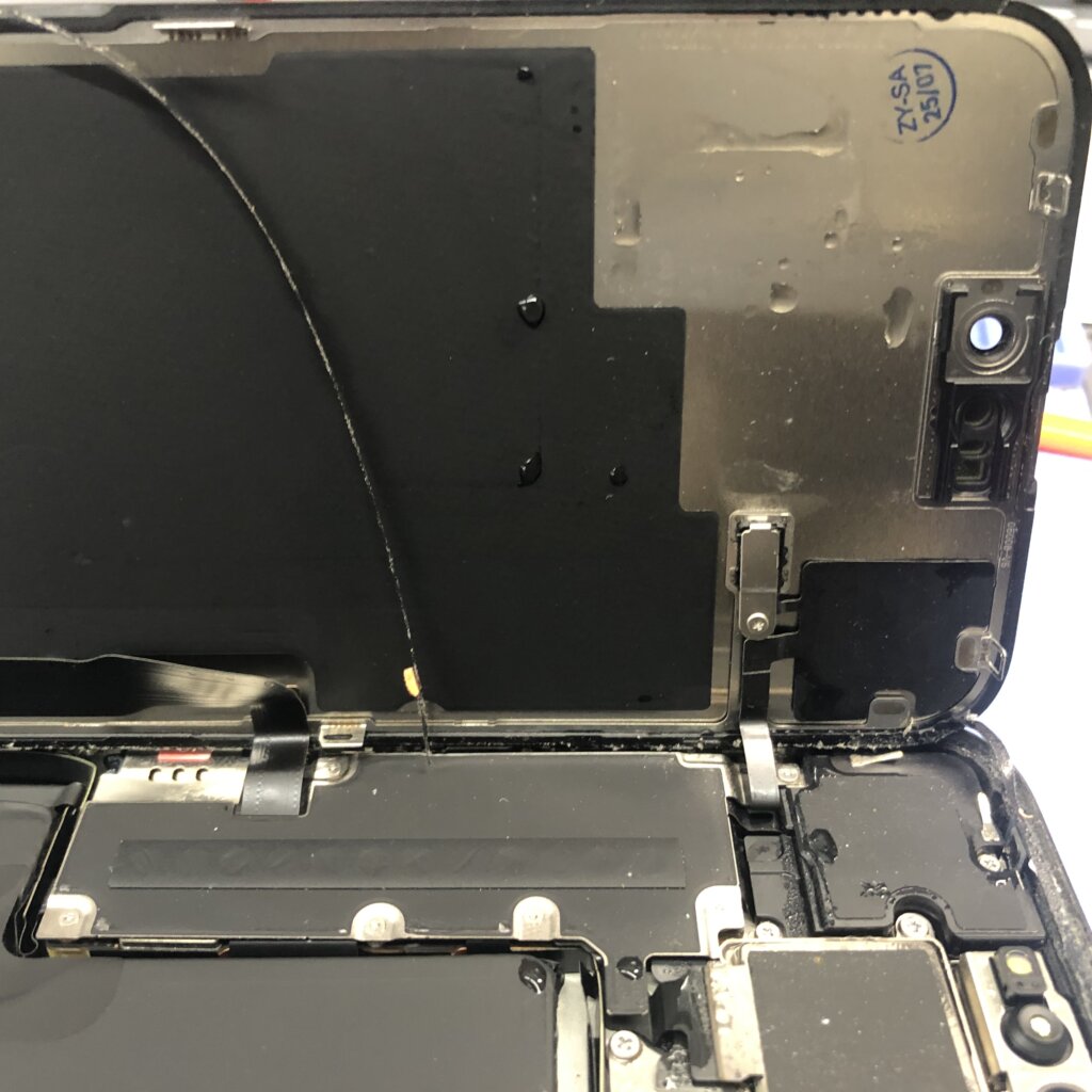 iPhone 15 Pro Maxの水没修理