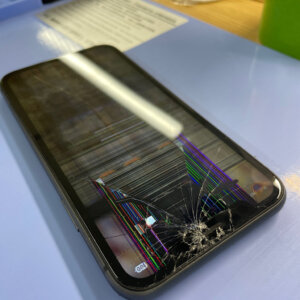 iPhone11 液漏れ 液晶交換 |西多摩郡瑞穂町箱根ヶ崎西松原|  iPhoneのパネル修理は即日で修理対応しております‼︎