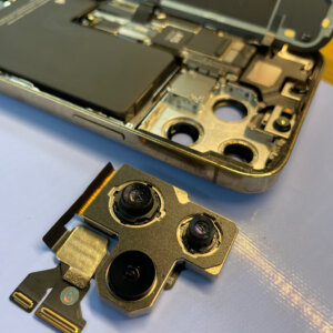 iPhone 13Pro カメラ異音 アウトカメラ交換 |青梅市勝沼| カメラトラブルもご予約で修理対応しております‼︎
