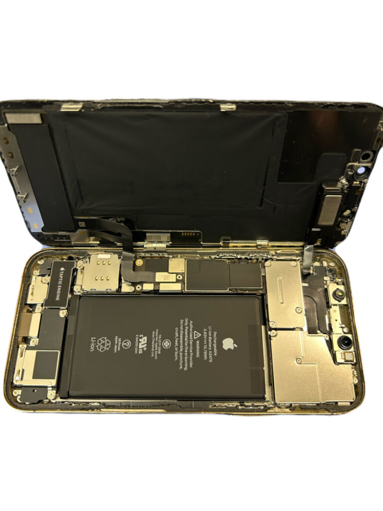 入間市でiPhone 12 Proのバッテリー交換｜即日約30分で対応！