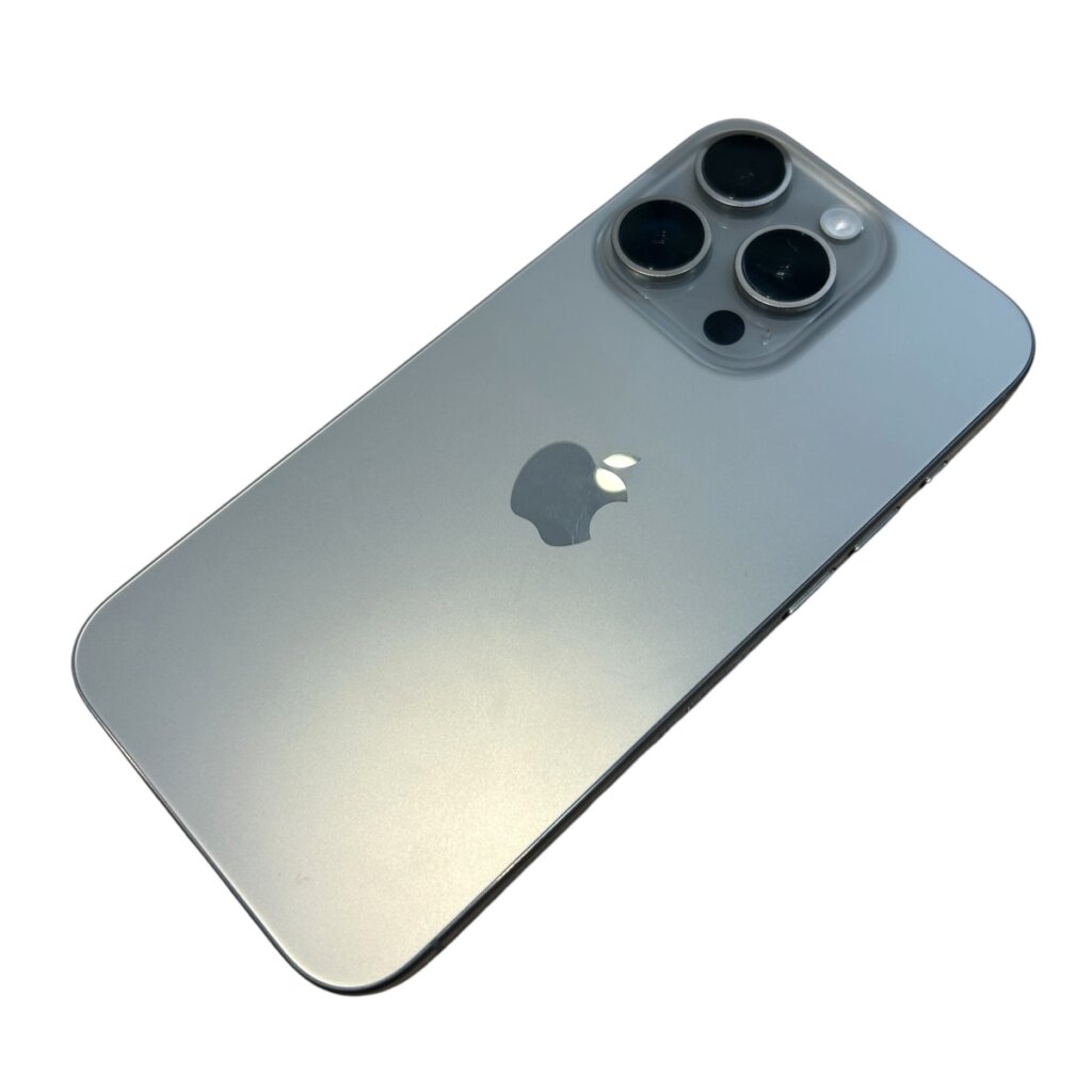 iPhone 13 Proの液晶交換修理【イオン函館上磯店】