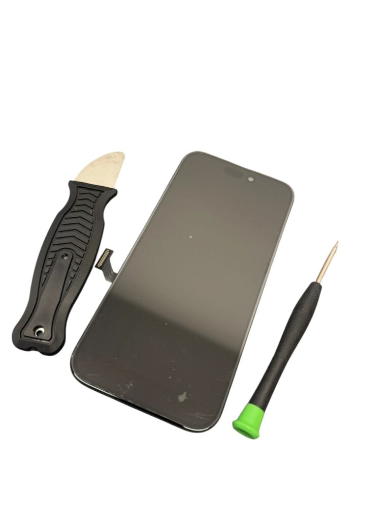 iPhone15 フロントパネル交換実績