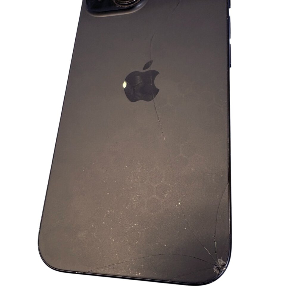 iPhone15バックパネル修理