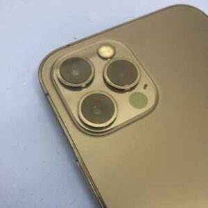 【iPhone12Pro カメラレンズ交換】割れたレンズもその日のうちに｜伊勢崎市太田町