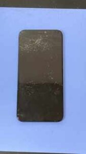 【iPhoneXS フロントパネル交換】全体にひびが入った画面を改善！｜伊勢崎市境